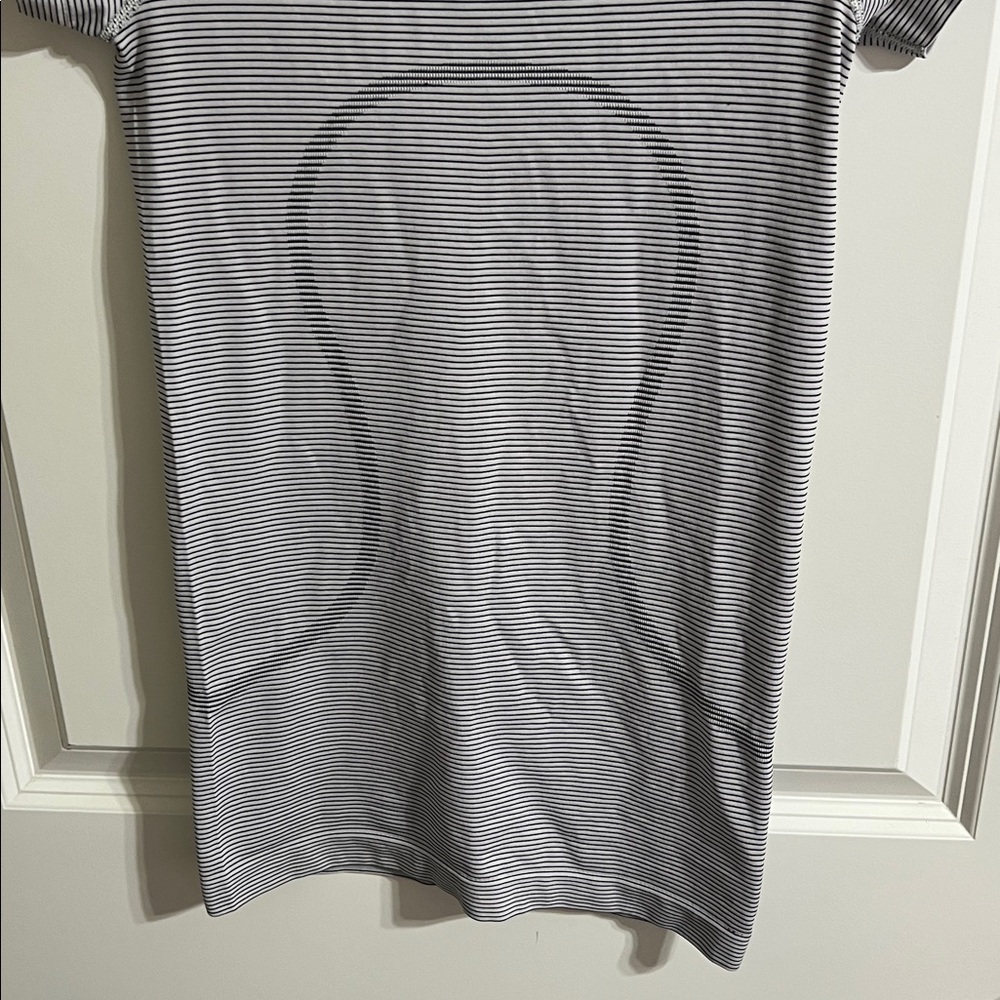 Lululemon Swiftly tech short sleeve shirt size 2 Black and White Striped Top - Picture 3 of 9